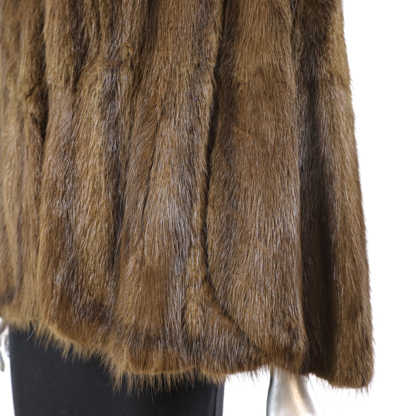 Nutria Cape- Size M